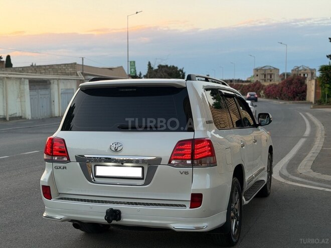 Toyota Land Cruiser-10