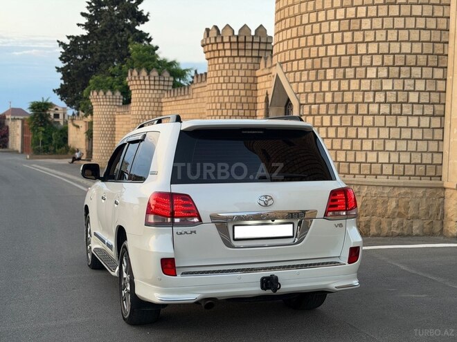 Toyota Land Cruiser-8
