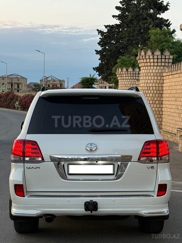 Toyota Land Cruiser-11