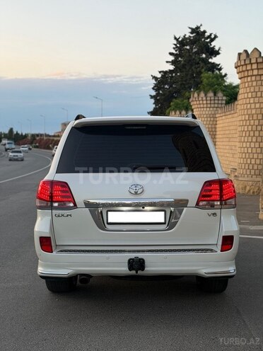 Toyota Land Cruiser-12