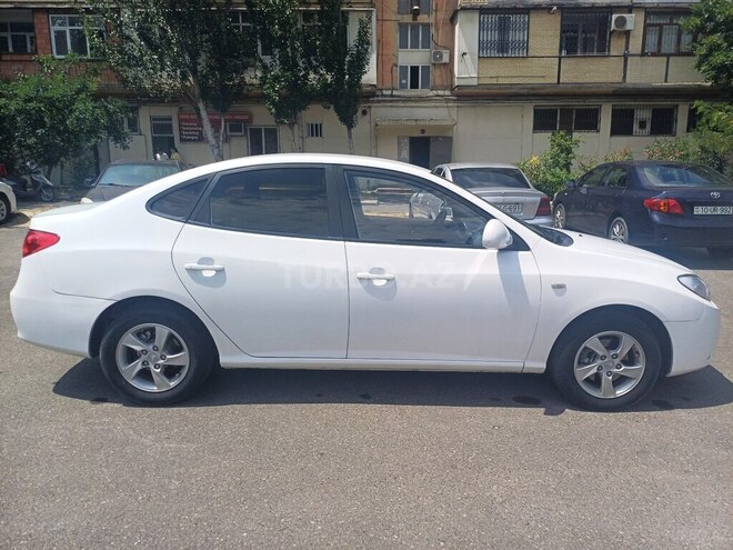Hyundai Elantra-5