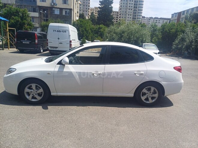 Hyundai Elantra-3
