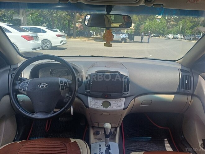 Hyundai Elantra-4