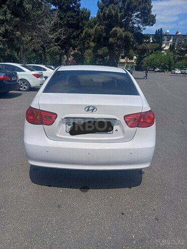 Hyundai Elantra-2