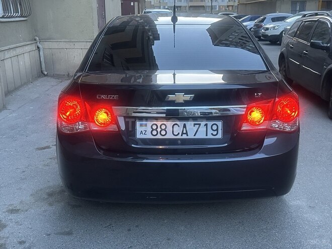 Chevrolet Cruze-12