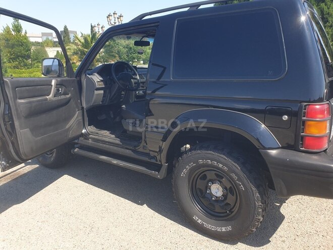 Mitsubishi Pajero-11
