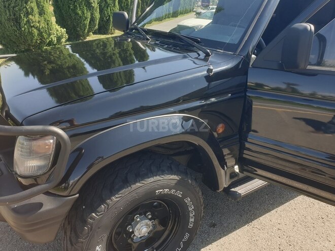 Mitsubishi Pajero-9