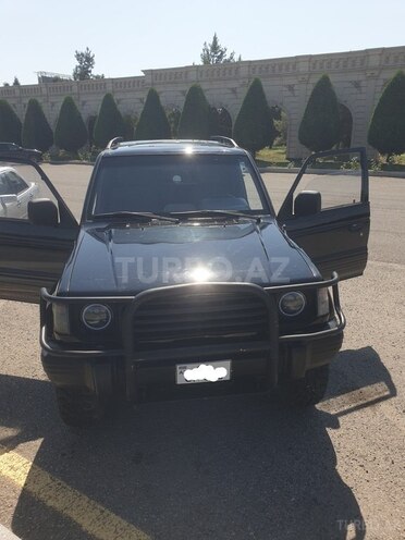 Mitsubishi Pajero-1