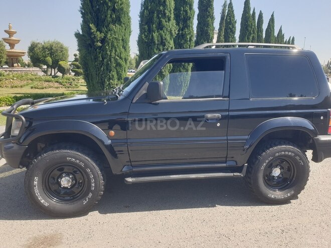 Mitsubishi Pajero-8