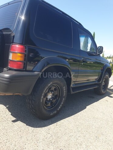 Mitsubishi Pajero-4