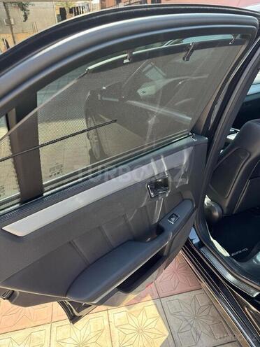 Mercedes E 350-11