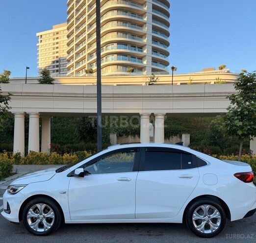 Chevrolet Onix-4