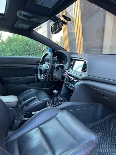 Hyundai Elantra-10