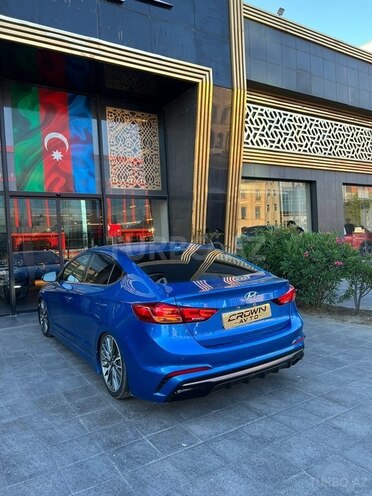 Hyundai Elantra-6