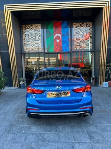 Hyundai Elantra-5