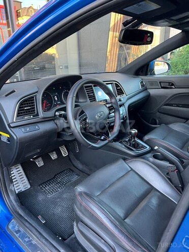 Hyundai Elantra-9