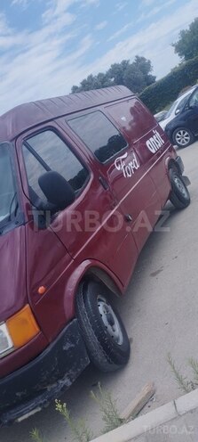 Ford Transit-10