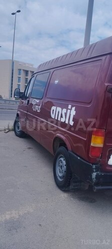 Ford Transit-9