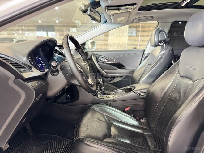 Hyundai Azera-11