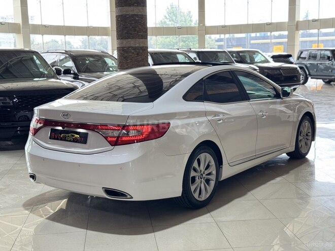 Hyundai Azera-8