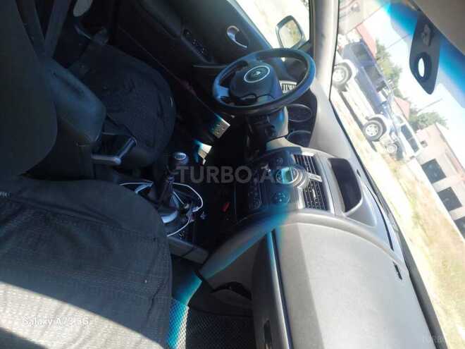 Renault Megane-16