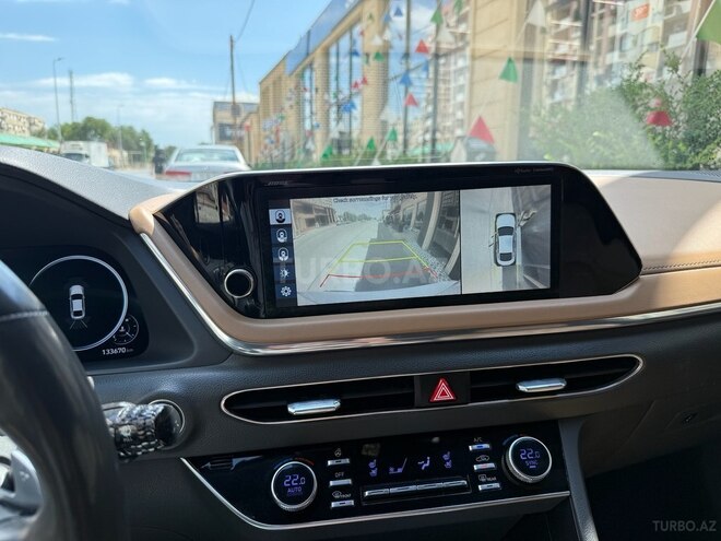 Hyundai Sonata-12