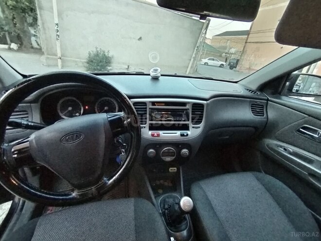 Kia Rio-10