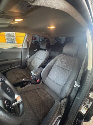 Kia Rio-13