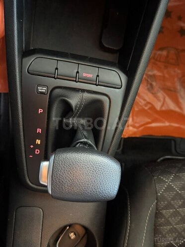 Kia Rio-12