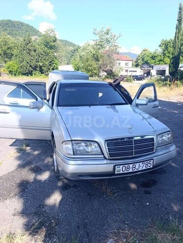 Mercedes C 200-1