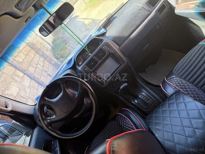 Mitsubishi Pajero io-8