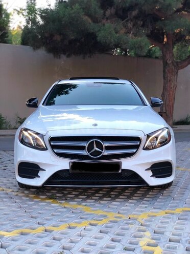 Mercedes E 300-1