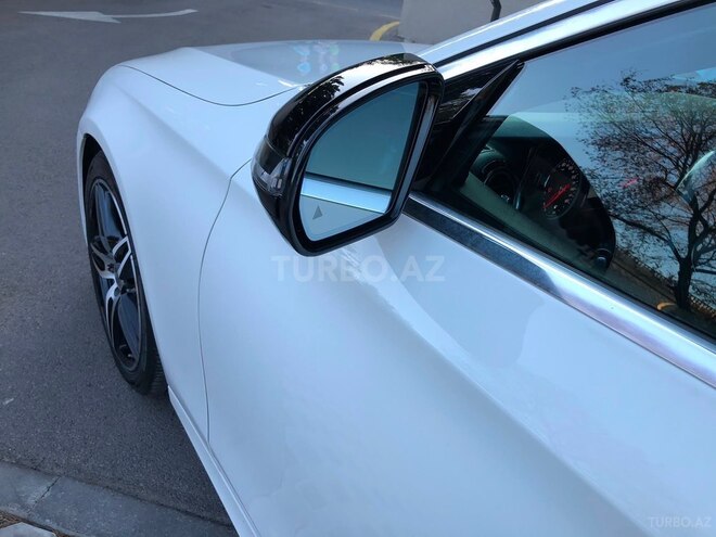 Mercedes E 300-6