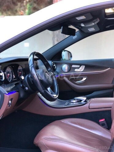 Mercedes E 300-11