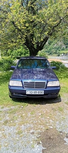 Mercedes C 200-1