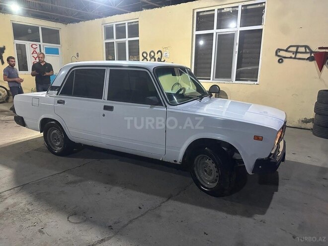 LADA (VAZ) 2107-1