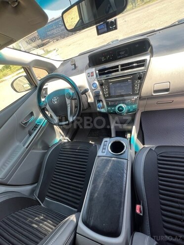 Toyota Prius-4