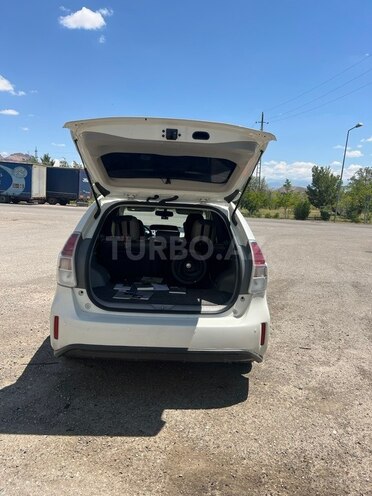 Toyota Prius-6