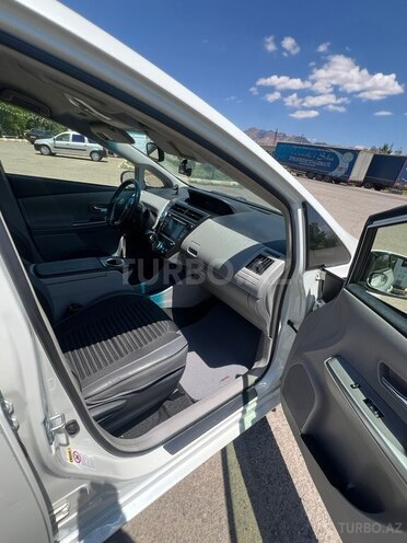 Toyota Prius-9