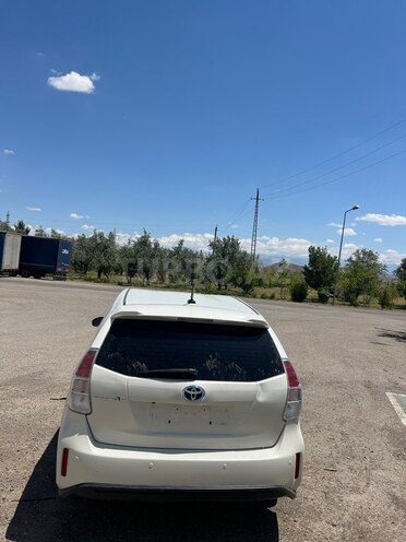 Toyota Prius-7