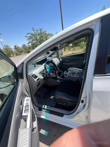 Toyota Prius-10