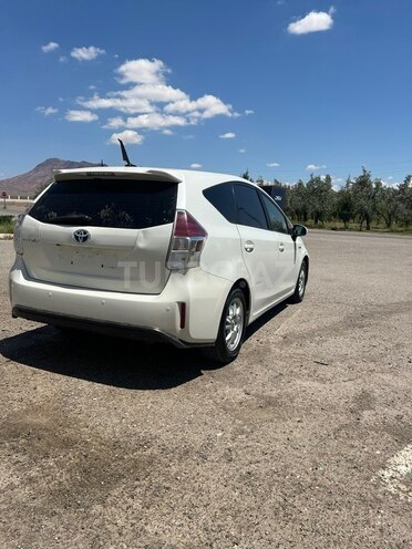 Toyota Prius-8