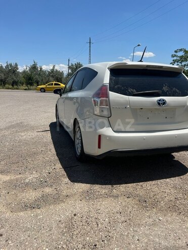 Toyota Prius-13