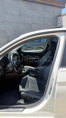 BMW 320d-13