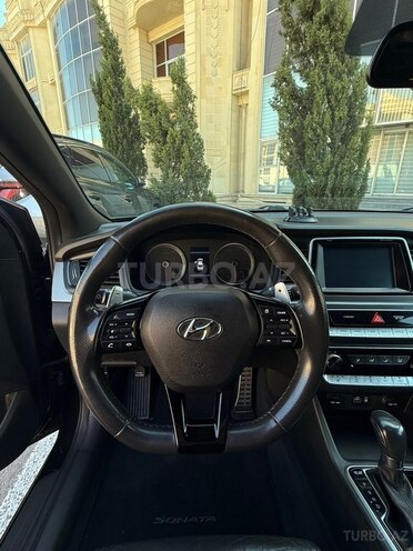 Hyundai Sonata-15