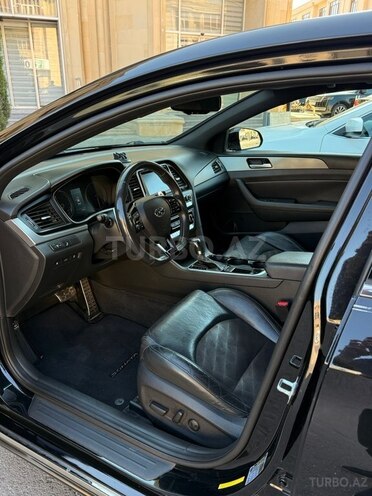Hyundai Sonata-14
