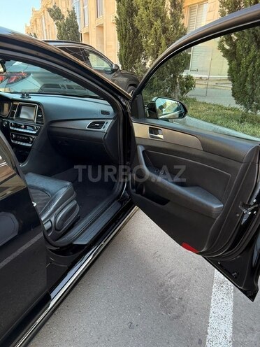 Hyundai Sonata-17