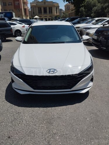 Hyundai Elantra-1