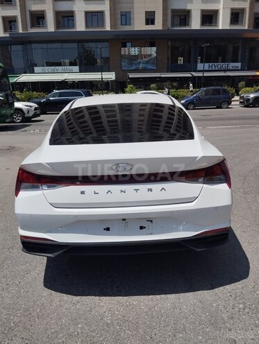 Hyundai Elantra-2