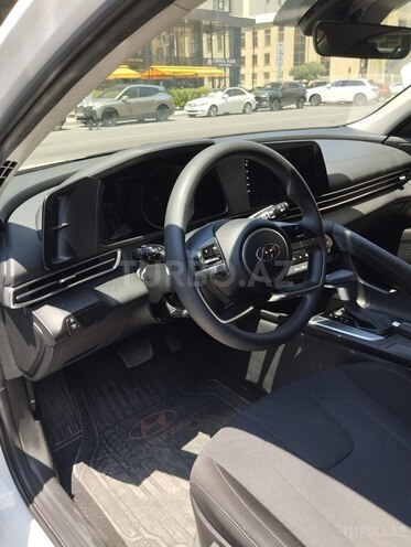 Hyundai Elantra-5